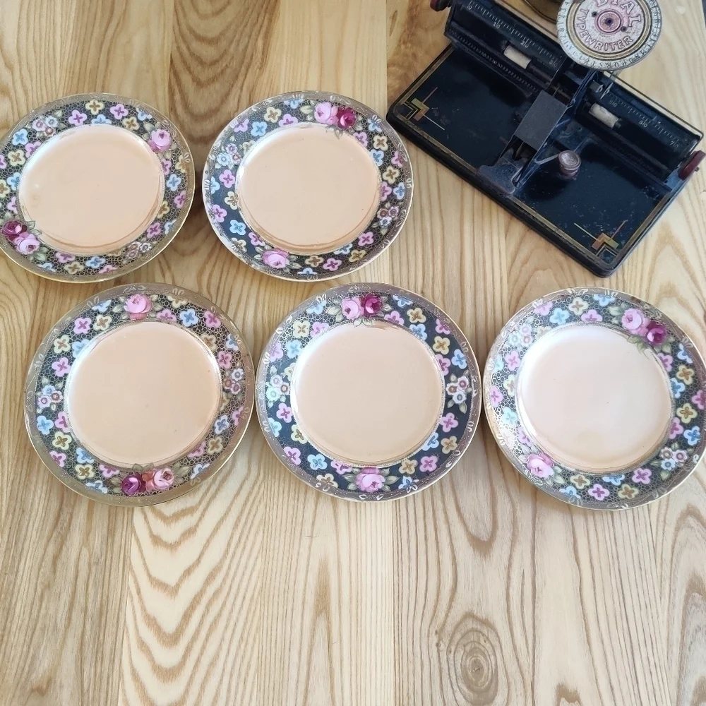 Vintage Takito Japan hand-painted  7.5 inches iridescent plate set lusterware